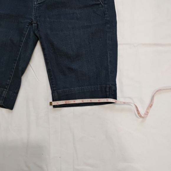 American Eagle Women'sOutfitters Women's Black Shorts Size 4 - Picture 8 of 9